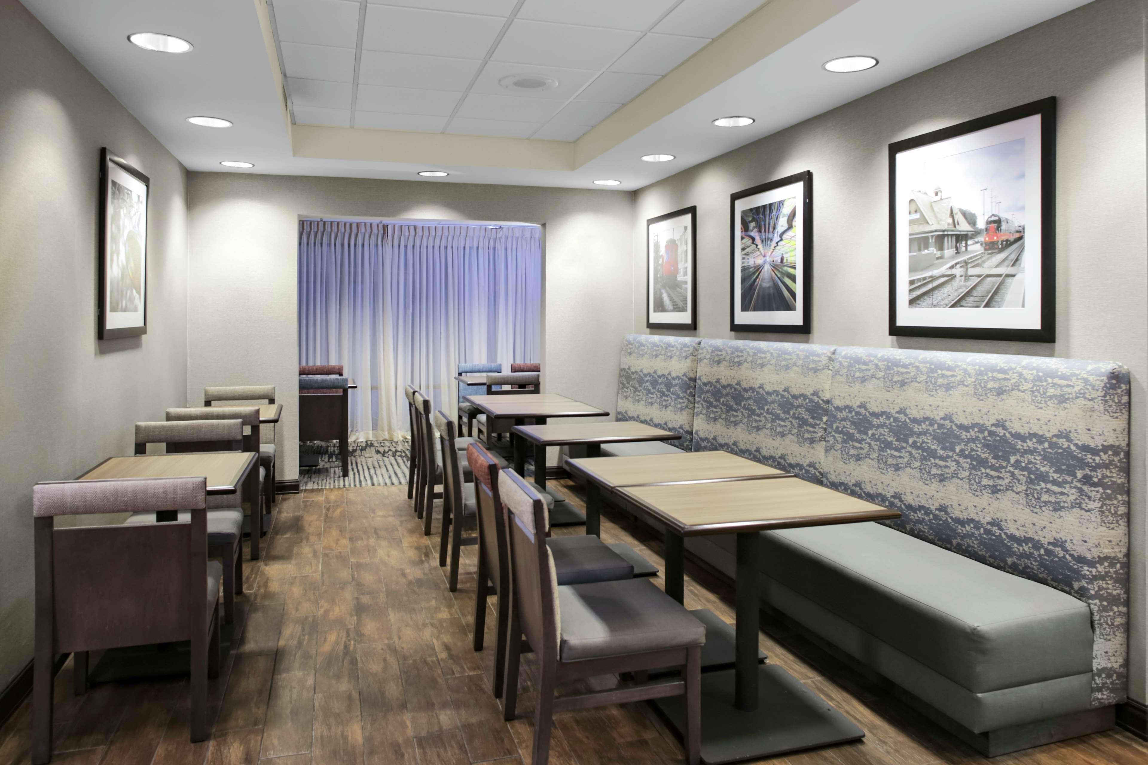 Hampton Inn Chicago Elgin/I-90 Exterior photo