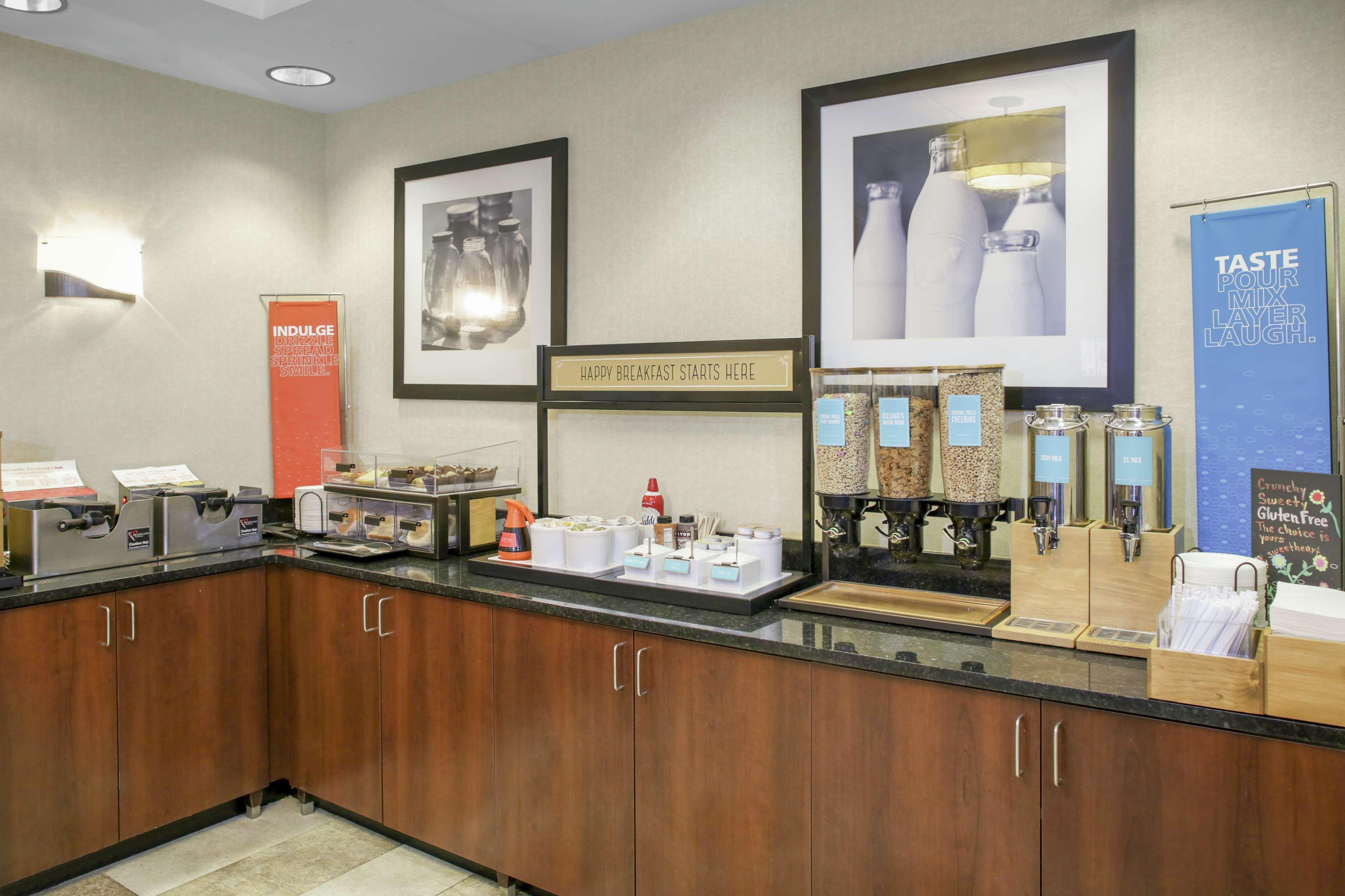 Hampton Inn Chicago Elgin/I-90 Exterior photo